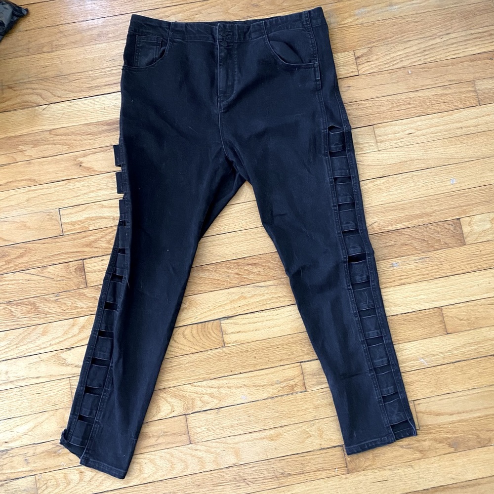 UO black cutout jeans- Size 32